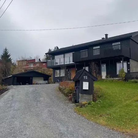 Casa de hóspedes Rom Med Sjoutsikt Sentralt Pa Finnsnes