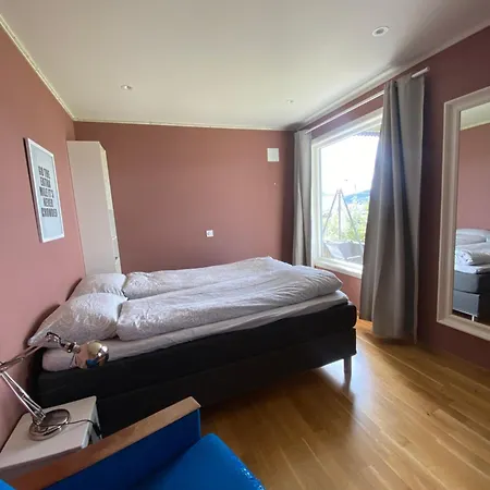 Casa de hóspedes Rom Med Sjoutsikt Sentralt Pa *